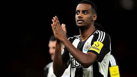 Wantaway Newcastle striker Alexander Isak included in latest Sweden squad