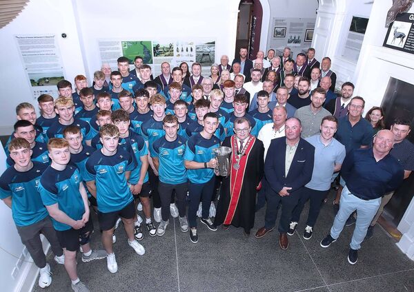 The team and coaching in City Hall, alongside Mayor of Waterford City & County, Cllr Seamus Ryan and the full council. Photo: Noel Browne The team and coaching in City Hall, alongside Mayor of Waterford City & County, Cllr Seamus Ryan and the full council. Photo: Noel Browne