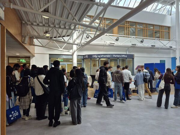 Gardaí at SETU⁤ meeting with International Students