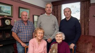 <p>Pictured are Phyllis Daly, Kathleen Quinn, Eamonn Murphy, Jamie Kent and Tom Nolan. Photo: John Power</p>