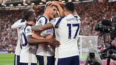Tottenham ease past West Ham to put Graham Potter back under pressure
