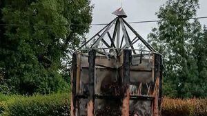 Gardaí are investigating a fire that destroyed a bug hotel on Kilkenny-Waterford border