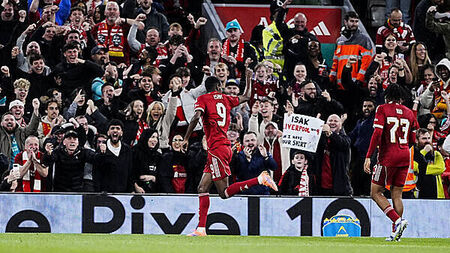 Wednesday’s briefing: Isak off the mark but Ekitike criticised for ‘stupid’ red