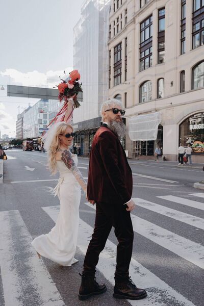 Nike and Luke O'Mahony on their wedding day. Photo: Feliciamargineanuphotography.mypixieset.com