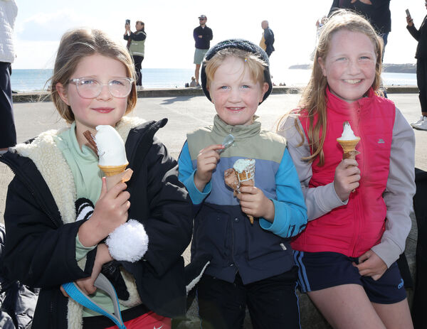 Ríona, Tadhg and Sadhbh, enjoying an ice cream at the Vitamin Sea Festival in Tramore. Photo: Joe Evans