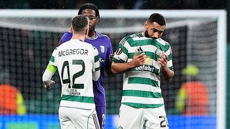 Celtic beaten by Braga after baffling handball call