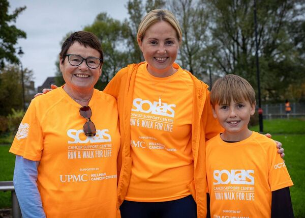 Brigid and Sinead Hehir with Aodhán O'Dea Brigid and Sinead Hehir with Aodhán O'Dea