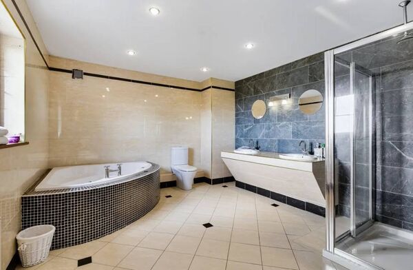 Cypress Point is an exquisite home finished to an extremely high standard. Cypress Point is an exquisite home finished to an extremely high standard.