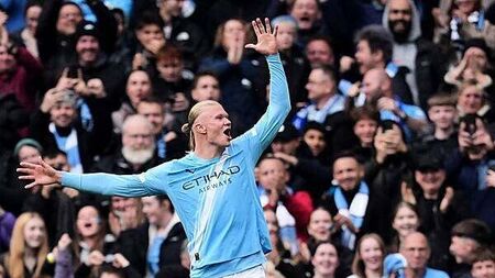 Erling Haaland scores twice as Manchester City beat Everton