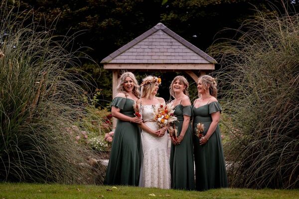 Photo: INFOKUS The dress was made by Grace Loves Lace (Australian Designer) which Virginia got pre-loved on stillwhite.com