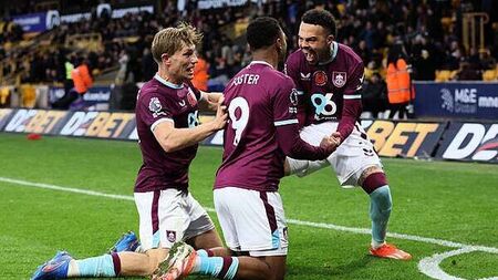 Lyle Foster nets dramatic late winner as Burnley edge sorry Wolves