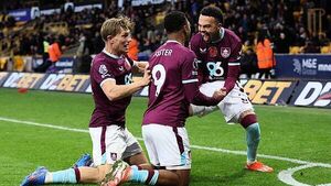 Lyle Foster nets dramatic late winner as Burnley edge sorry Wolves Lyle Foster nets dramatic late winner as Burnley edge sorry Wolves