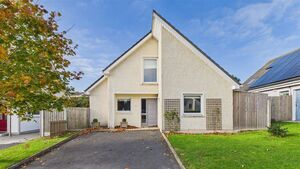 Waterford Property: Coastal retreat in scenic Dunmore East
