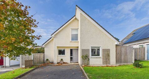 Waterford Property: Coastal retreat in scenic Dunmore East