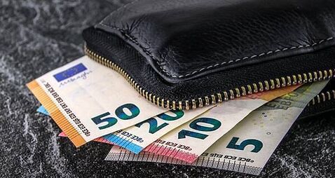 Price of consumer goods rose by 2.7% in the past year