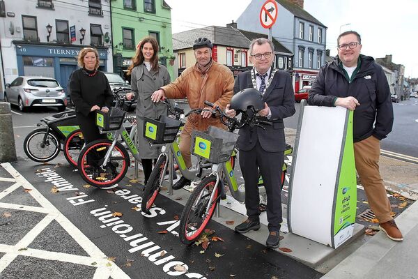 Mayor of Waterford City &amp; County, Cllr. Seamus Ryan, Geraldine Moloney and Sarah Maher, Corporate Innovation, ESB, Gabriel Hynes Director of Services, Waterford City and County Council and Prof. Brian Caulfield, Trinity College, Dublin.