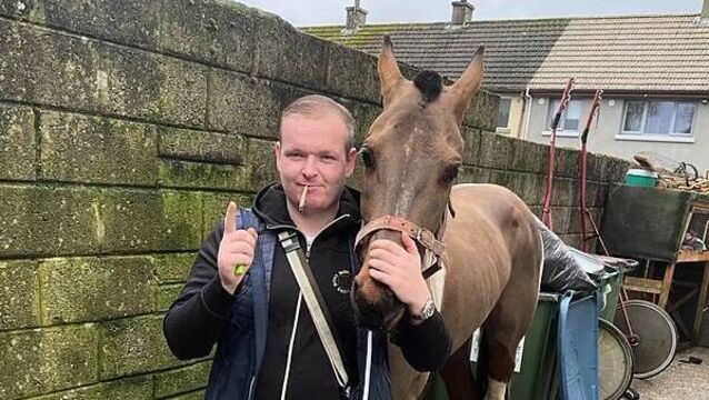 'Sadistic' criminal bit ex-girlfriend and kept machine gun at home is jailed