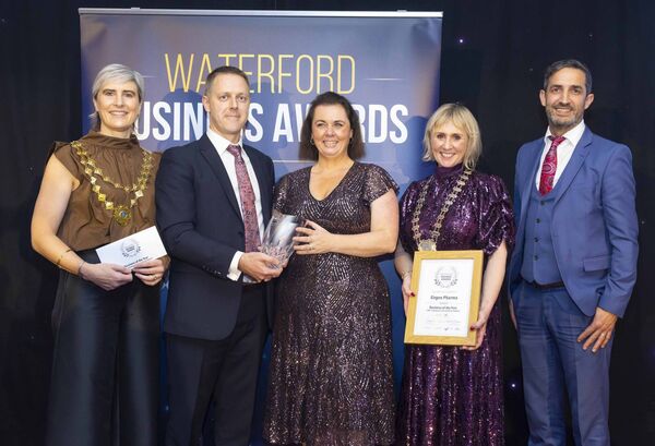 Business of the year (100+): Brian Devereux, EY, presenting Sarah Doherty, Eirgen Pharma, with the Business of the Year Award (100+ employees). Also included are Sean Drohan, WLR, Éadaoin Carrick, Waterford Chamber President and Oren Byrne, Dungarvan & West Chamber President. Photo: Patrick Browne Business of the year (100+): Brian Devereux, EY, presenting Sarah Doherty, Eirgen Pharma, with the Business of the Year Award (100+ employees). Also included are Sean Drohan, WLR, Éadaoin Carrick, Waterford Chamber President and Oren Byrne, Dungarvan & West Chamber President. Photo: Patrick Browne