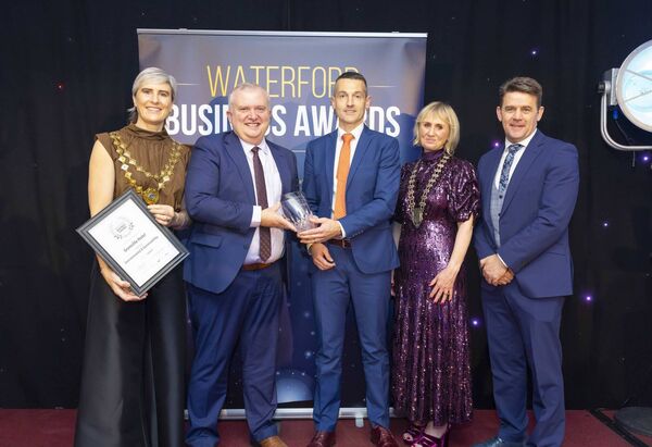 Richard Mackey, Sanofi, presenting Michael Skehan, Granville Hotel, with the Environmental & Sustainability Award. Also included are Neil Gough, WLR, Éadaoin Carrick, Waterford Chamber President and Oren Byrne, Dungarvan & West Chamber President. Photo: Patrick Browne Richard Mackey, Sanofi, presenting Michael Skehan, Granville Hotel, with the Environmental & Sustainability Award. Also included are Neil Gough, WLR, Éadaoin Carrick, Waterford Chamber President and Oren Byrne, Dungarvan & West Chamber President. Photo: Patrick Browne