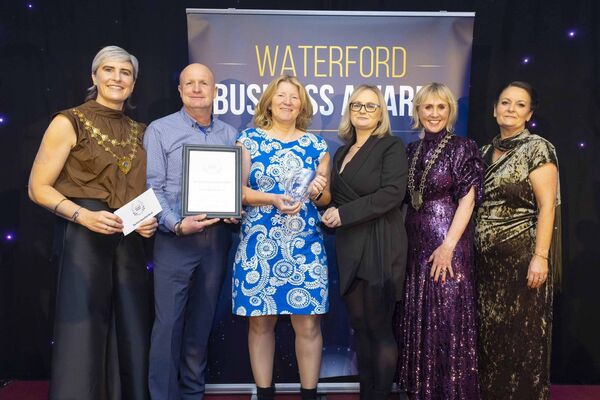 Clare Barrett, House of Waterford presents Karen Harris and Rupert Musgrave, Dunmore Adventure Centre, with the Visit Waterford Award. Also included are Michelle Condon, WLR, Éadaoin Carrick, Waterford Chamber President and Oren Byrne, Dungarvan & West Chamber President. Photo: Patrick Browne Clare Barrett, House of Waterford presents Karen Harris and Rupert Musgrave, Dunmore Adventure Centre, with the Visit Waterford Award. Also included are Michelle Condon, WLR, Éadaoin Carrick, Waterford Chamber President and Oren Byrne, Dungarvan & West Chamber President. Photo: Patrick Browne