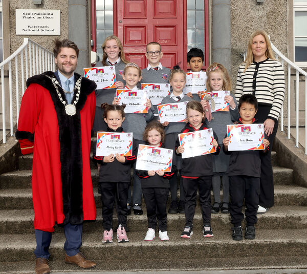  Metropolitan Mayor of Waterford Cllr. Adam Wyse visited Waterpark NS and presented Kindness Certificates to the pupils; also included is Principal Aileen Moriarty.