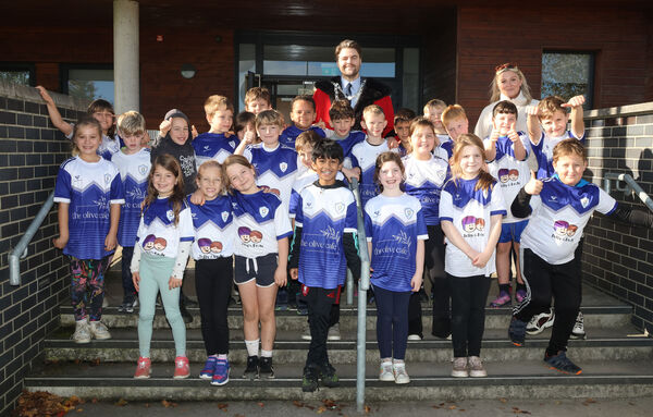  Metropolitan Mayor of Waterford Cllr. Adam Wyse met the 2nd class Gaelic Football team at Waterford Educate Together with their coach Aoife Hearne.
