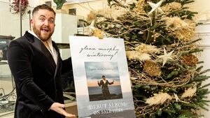 VIDEO - Glenn Murphy performs the iconic 'River', by Joni Mitchell at the 'Festive Star' launch in Waterford