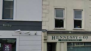 Tánaiste agrees to meet parents of boy who died after long wait for scoliosis surgery