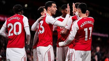 Arsenal restore five-point lead with comfortable win over Brentford