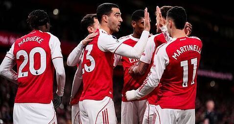 Arsenal restore five-point lead with comfortable win over Brentford