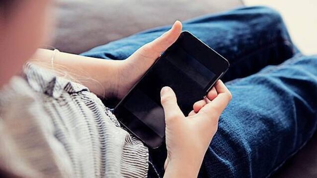 Cabinet to receive update on possibility of banning social media for under-16s