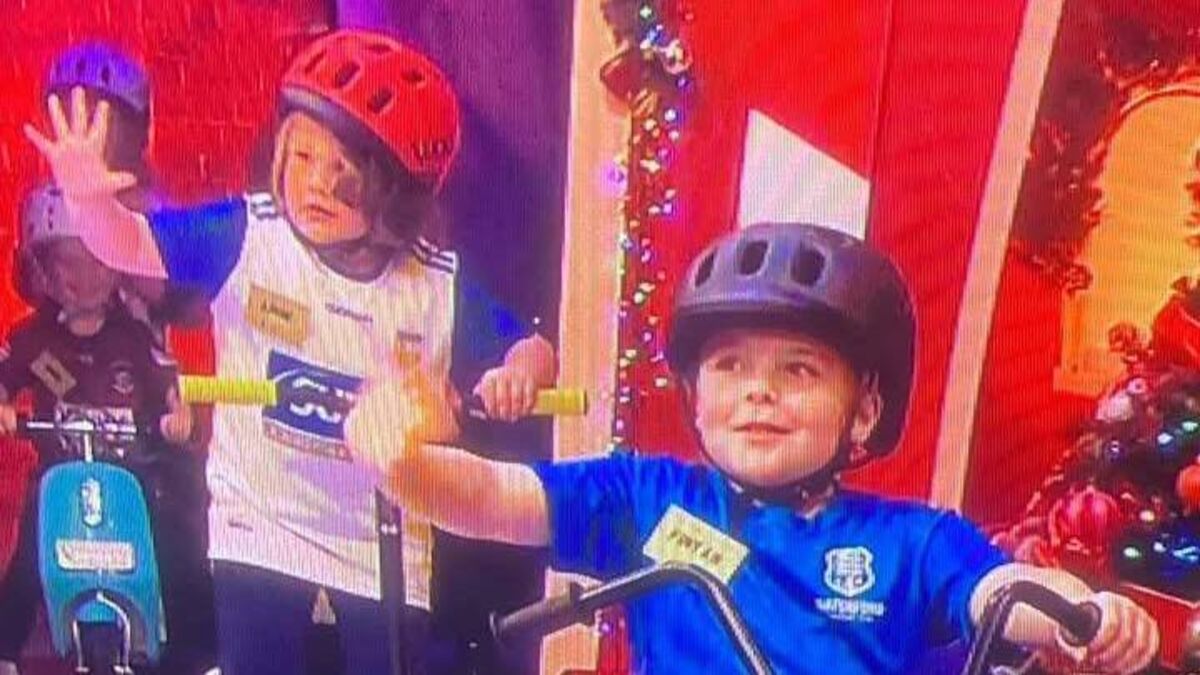 A Toy Show wave from the Déise