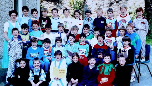 Pupils from St. Stephen's De La Salle, with their teacher Miss Dowling, who presented "A Little Boys Dream" at the 1990 Feile na Scoileanna. <p>Pupils from St. Stephen's De La Salle, with their teacher Miss Dowling, who presented "A Little Boys Dream" at the 1990 Feile na Scoileanna.</p>