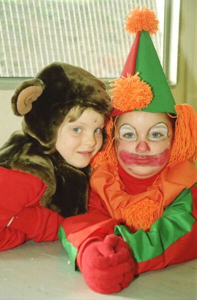  Sinéad de Grás, Caolmhe Búiteach Nic Gabhann, who dressed up for the Gaelscoil na Déise 2000 Halloween Party.