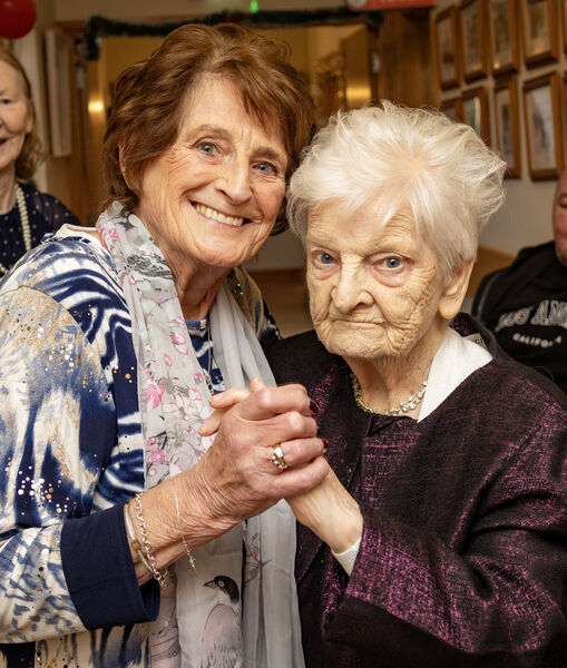Santa paid a visit to Killure Bridge Nursing Home for their annual Christmas Party. Photo: Joe Evans Santa paid a visit to Killure Bridge Nursing Home for their annual Christmas Party. Photo: Joe Evans