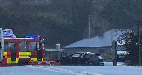 Man (20s) dies and four injured in car crash in Limerick