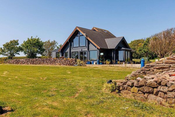 No. 7 Baile na Harda