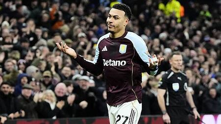 Morgan Rogers brace boosts Aston Villa to 10th straight win at Man Utd expense