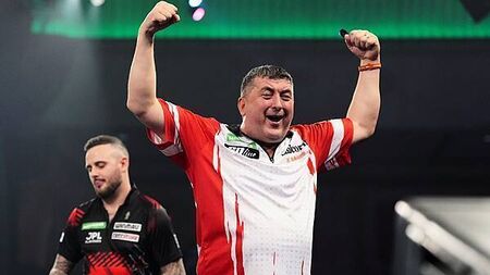 Joe Cullen accuses Mensur Suljovic of ‘cheating’ during their second-round clash