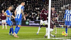 West Ham watch relegation lifeline slip away in entertaining draw with Brighton