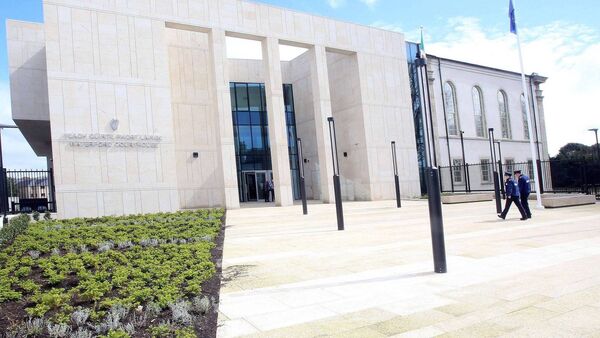 Young man attacked woman after throwing pint glass