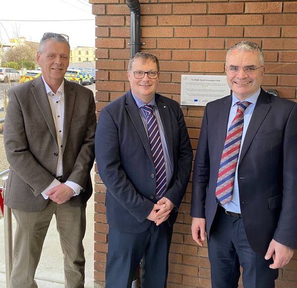 Pictured L-R: Ian Campbell, SETU, Deputy Dara Calleary, Minister for Social Protection and Minister for Rural and Community Development and the Gaeltacht, and Brian Ogilvie, SETU Head of Entrepreneurship and Rural Engagement. Pictured L-R: Ian Campbell, SETU, Deputy Dara Calleary, Minister for Social Protection and Minister for Rural and Community Development and the Gaeltacht, and Brian Ogilvie, SETU Head of Entrepreneurship and Rural Engagement.