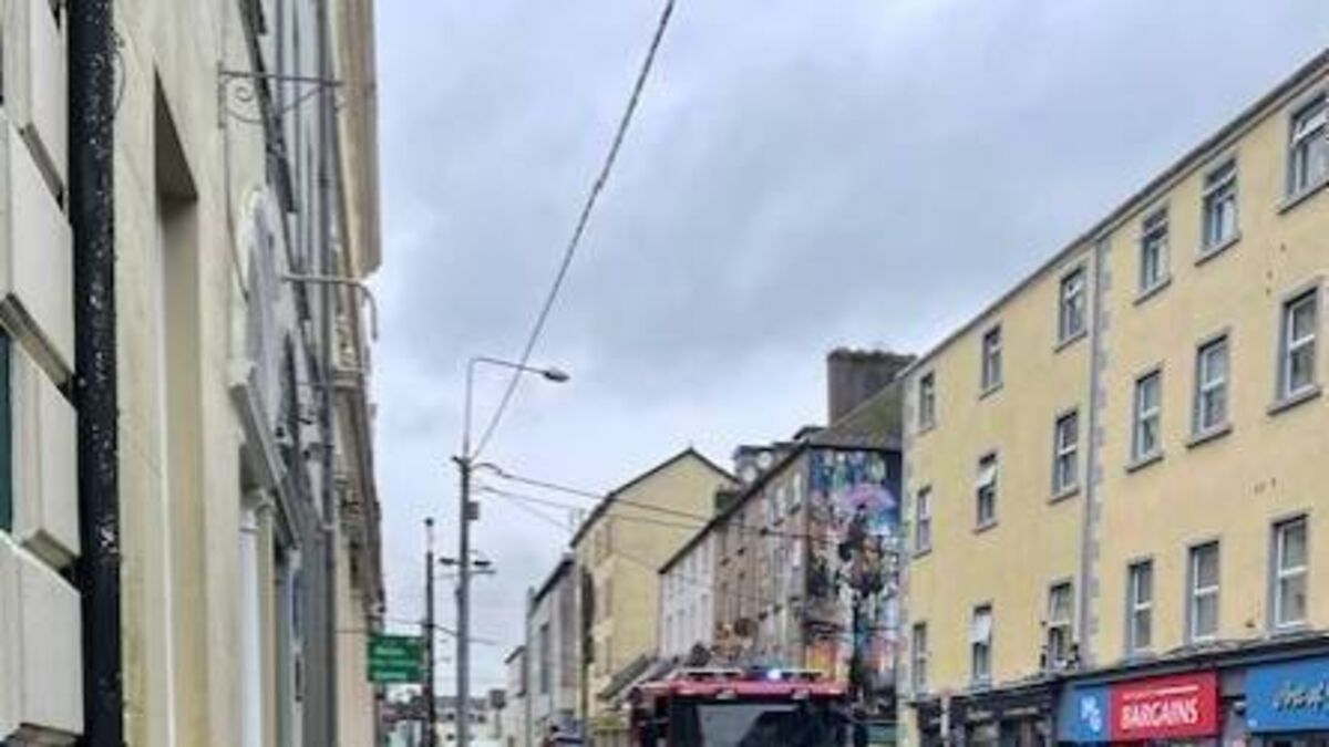 Firefighters to the rescue on Waterford's O'Connell Street 