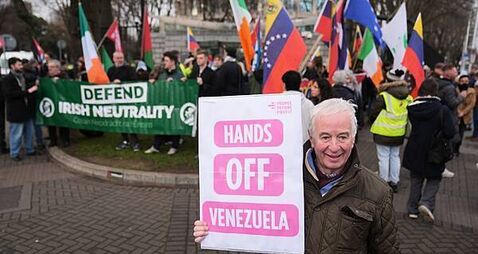 Anti-US rally met by Venezuelan counter-protesters in Dublin