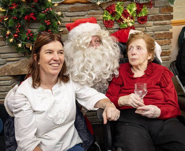 Santa paid a visit to Killure Bridge Nursing Home for their annual Christmas Party. Photo: Joe Evans