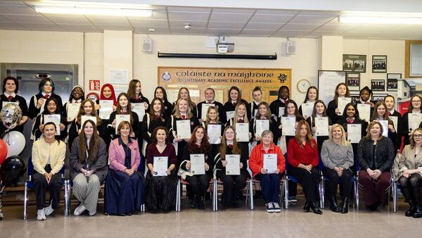 It was a day of celebration at Presentation Secondary School as Fifth Year students graduated from the STEM Passport for Inclusion Programme. Included From left: Phil Healy (Sun Life Mentor), Laura Norbury (Sun Life Mentor), Sally Ronayne (Principal), KOS (TY Co-ordinator), Emily Sliwa (Presenter), Emma O’Donnell (Presenter), Deirdre Burke (Graduate), Laura Vauls (Sun Life Mentor and past pupil), Sinead Flynn (Sun Life Mentor and past pupil), and Paula Kelly (HR Director, Sun Life) It was a day of celebration at Presentation Secondary School as Fifth Year students graduated from the STEM Passport for Inclusion Programme. Included From left: Phil Healy (Sun Life Mentor), Laura Norbury (Sun Life Mentor), Sally Ronayne (Principal), KOS (TY Co-ordinator), Emily Sliwa (Presenter), Emma O’Donnell (Presenter), Deirdre Burke (Graduate), Laura Vauls (Sun Life Mentor and past pupil), Sinead Flynn (Sun Life Mentor and past pupil), and Paula Kelly (HR Director, Sun Life)