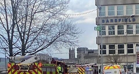 Man rescued after falling off boat on the River Shannon