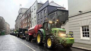 Tractors protest held outside Leinster House as Bord Bia chairman urged to quit