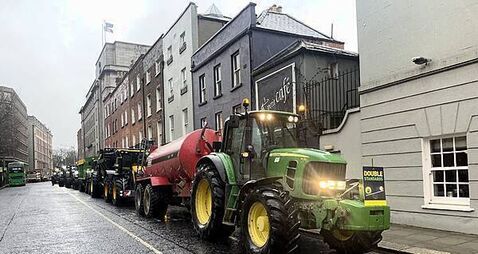 Tractors protest held outside Leinster House as Bord Bia chairman urged to quit