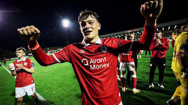 Owen Elding completes move to Hibernian from Sligo Rovers